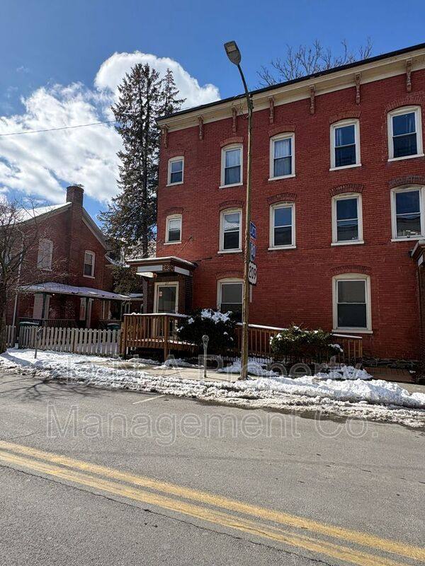 Apartment for rent at 27 S Seventh St #301, Stroudsburg, PA 18360
