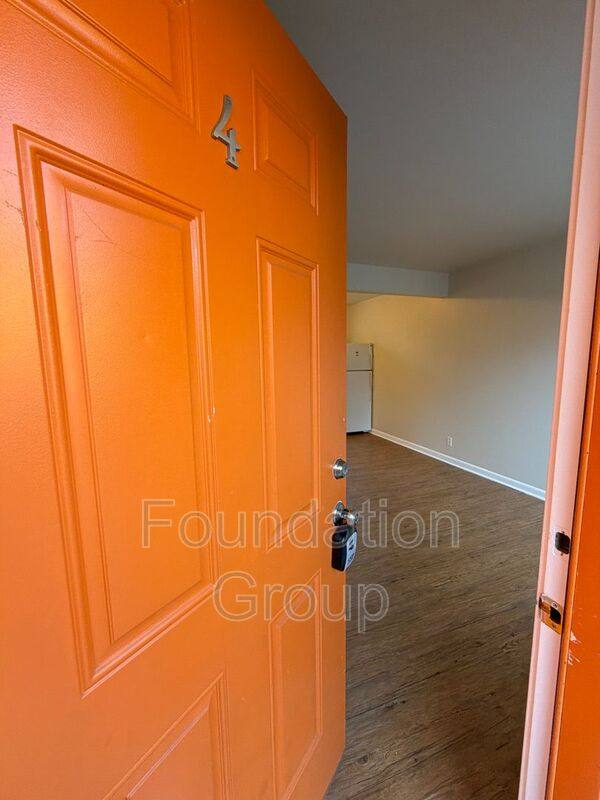 Apartment for rent at 4255 Gilman Ave W #4, Seattle, WA 98199