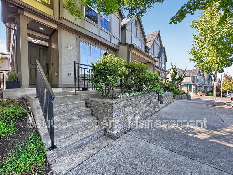 Townhouse for rent at 11971 SW Horizon Blvd, Beaverton, OR 97007