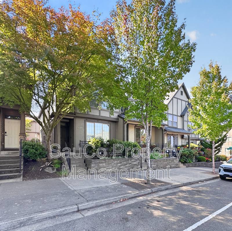 Townhouse for rent at 11971 SW Horizon Blvd, Beaverton, OR 97007