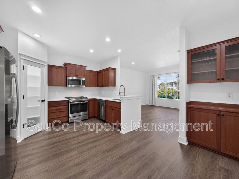 Townhouse for rent at 11971 SW Horizon Blvd, Beaverton, OR 97007