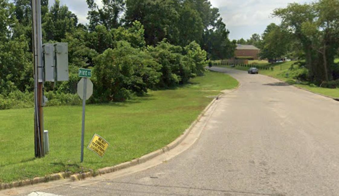 Apartment for rent at 131 W Pike St, Troy, AL 36081