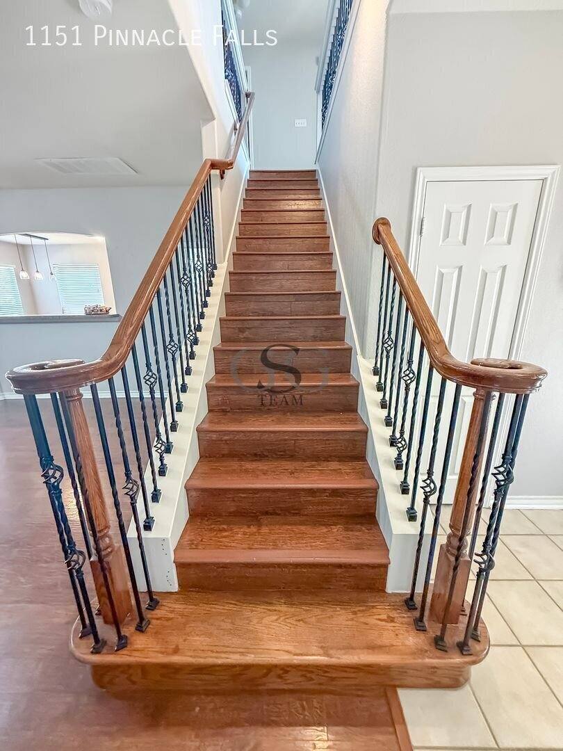 Townhouse for rent at 1151 Pinnacle Falls, San Antonio, TX 78260