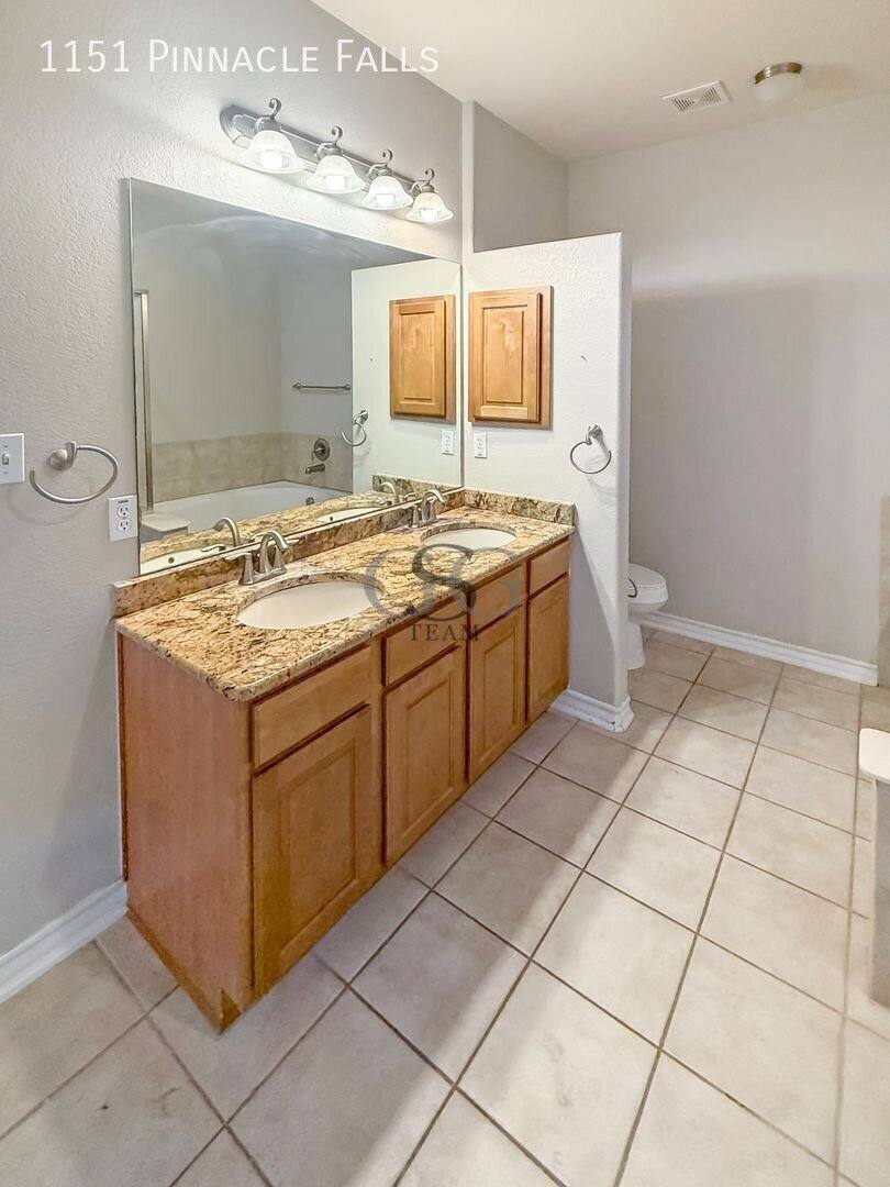 Townhouse for rent at 1151 Pinnacle Falls, San Antonio, TX 78260
