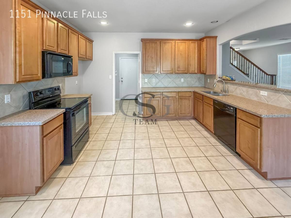 Townhouse for rent at 1151 Pinnacle Falls, San Antonio, TX 78260