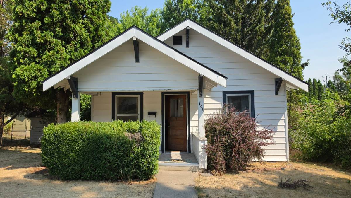 House for rent at 705 B Ave, La Grande, OR 97850