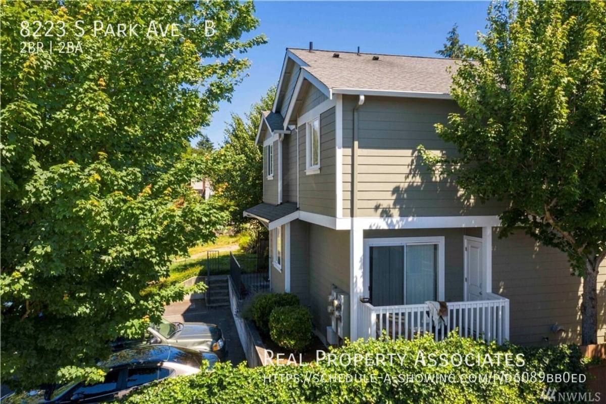8223 S Park Ave #B, Tacoma, WA 98408 - Townhouse for Rent - Image 2