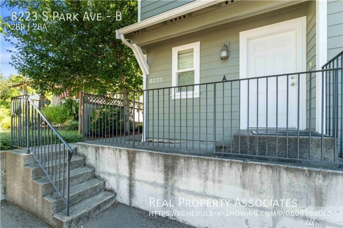 8223 S Park Ave #B, Tacoma, WA 98408 - Townhouse for Rent - Image 4