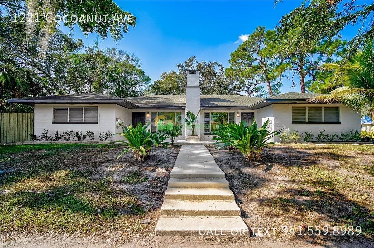 Apartment for rent at 1221 Cocoanut Ave, Sarasota, FL 34236