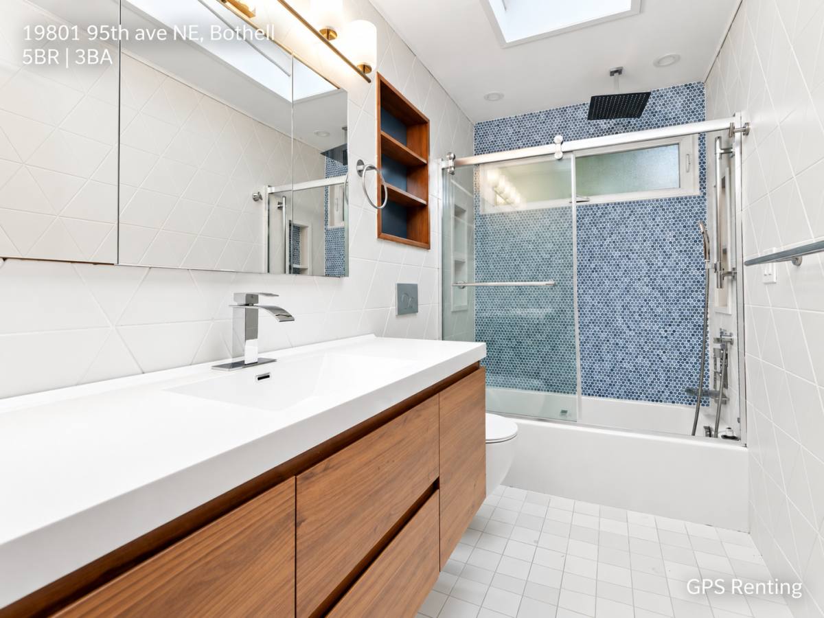 House for rent at 19801 95th Ave NE, Bothell, WA 98011