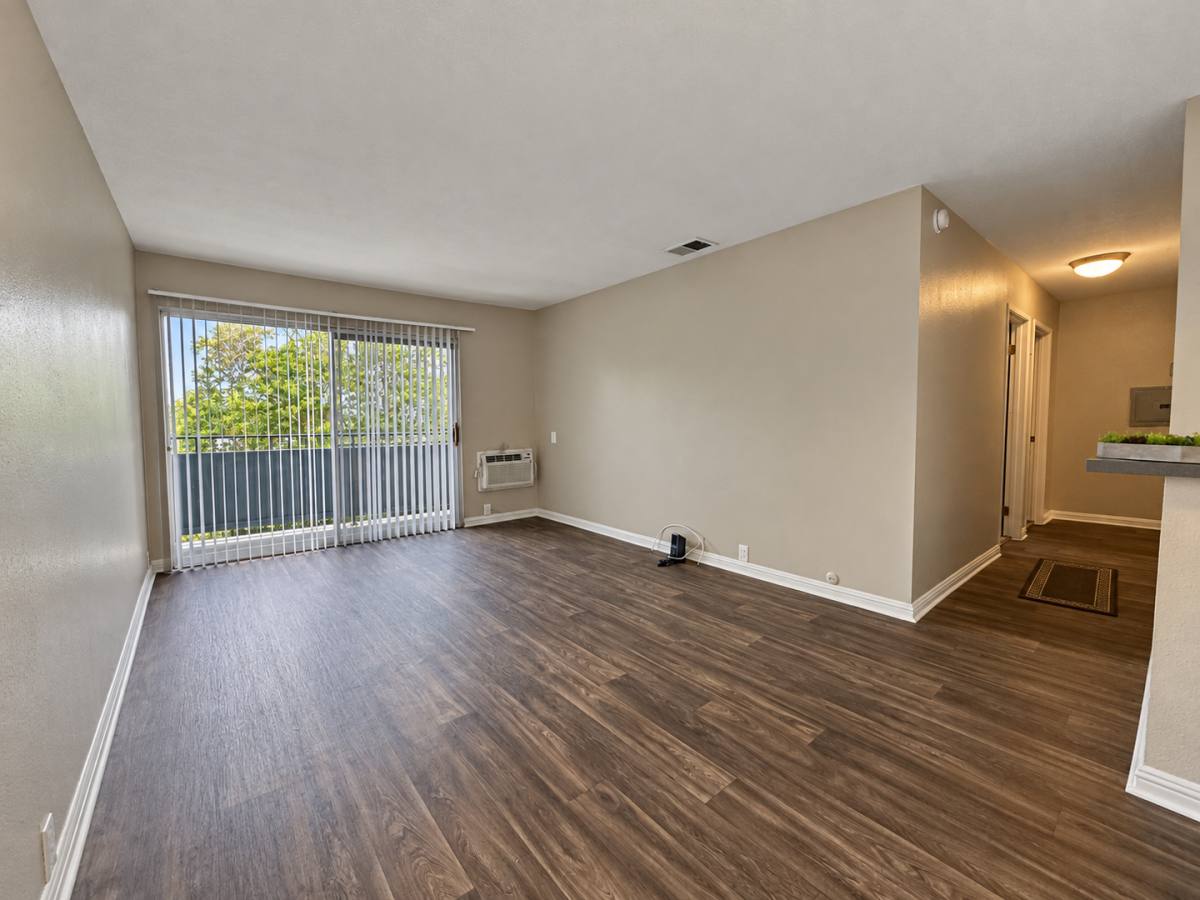 250 S Rose St, Escondido, CA 92027 - Apartment for Rent - Image 3