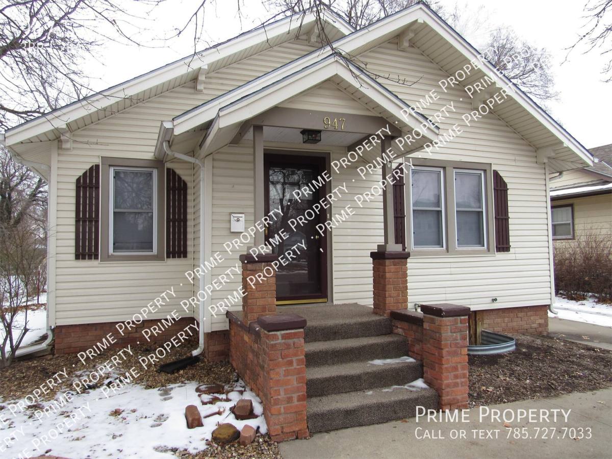 House for rent at 947 S 9th, Salina, KS 67401