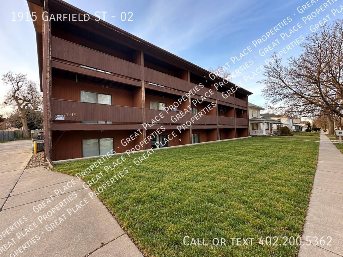 1915 Garfield St #2, Lincoln, NE 68502 - Apartment for Rent - Image 1