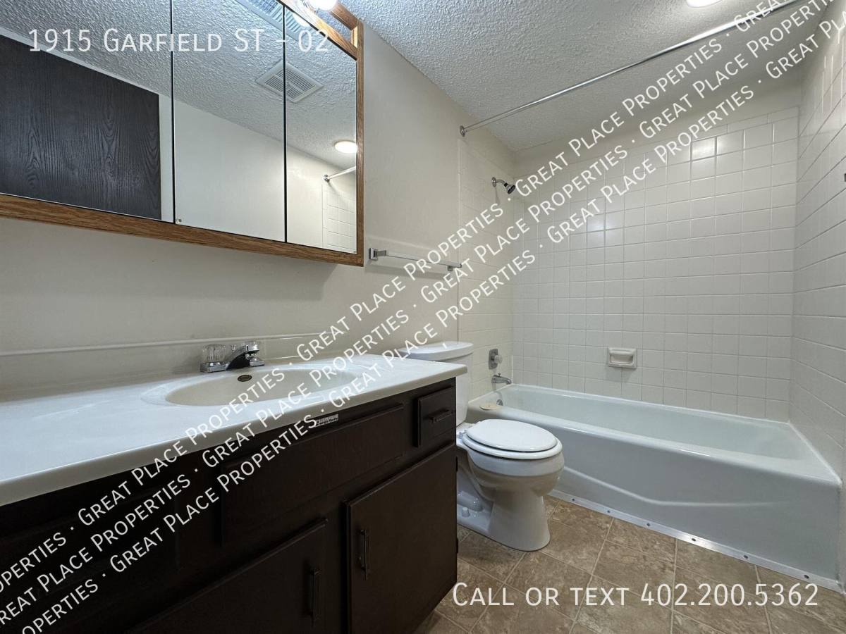 1915 Garfield St #2, Lincoln, NE 68502 - Apartment for Rent - Image 10