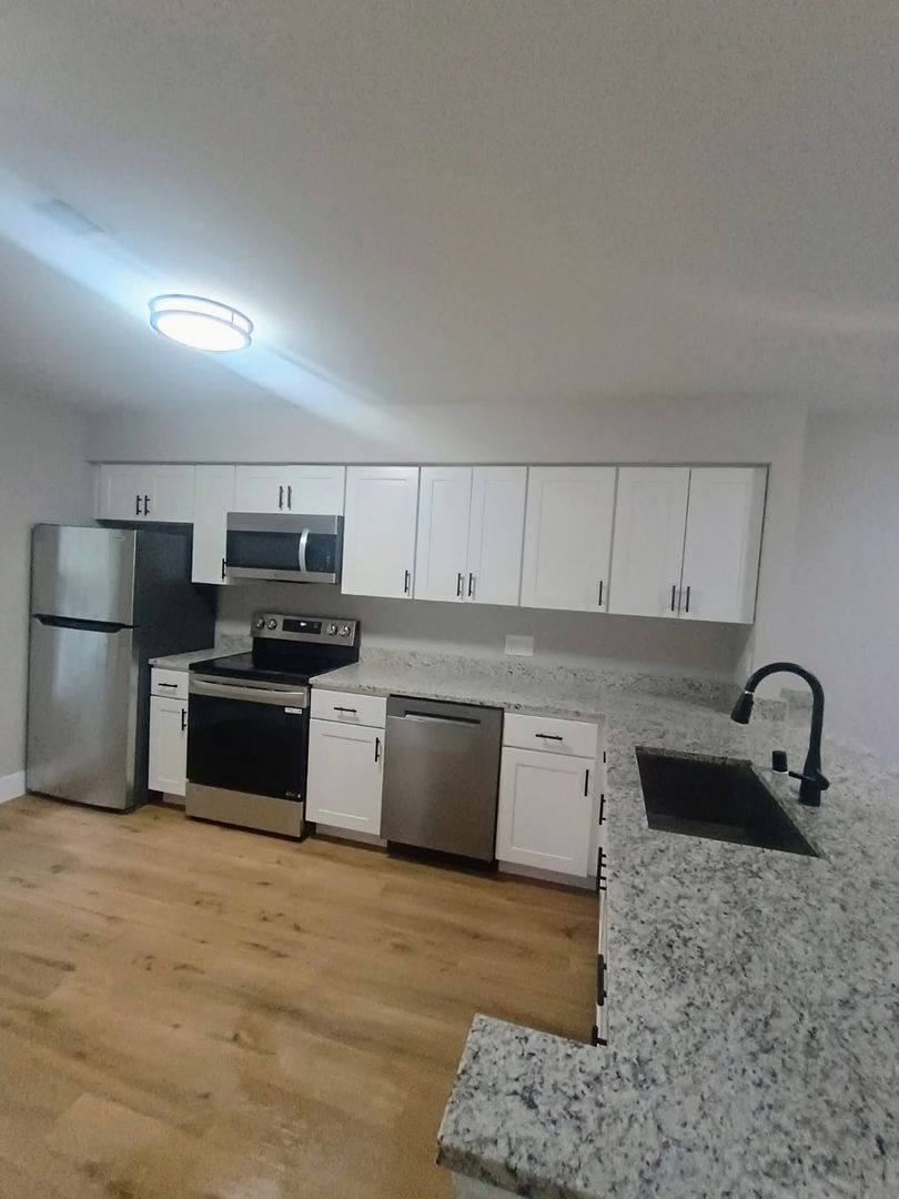Townhouse for rent at 114-120 Grand Ave, Mequon, WI 53092