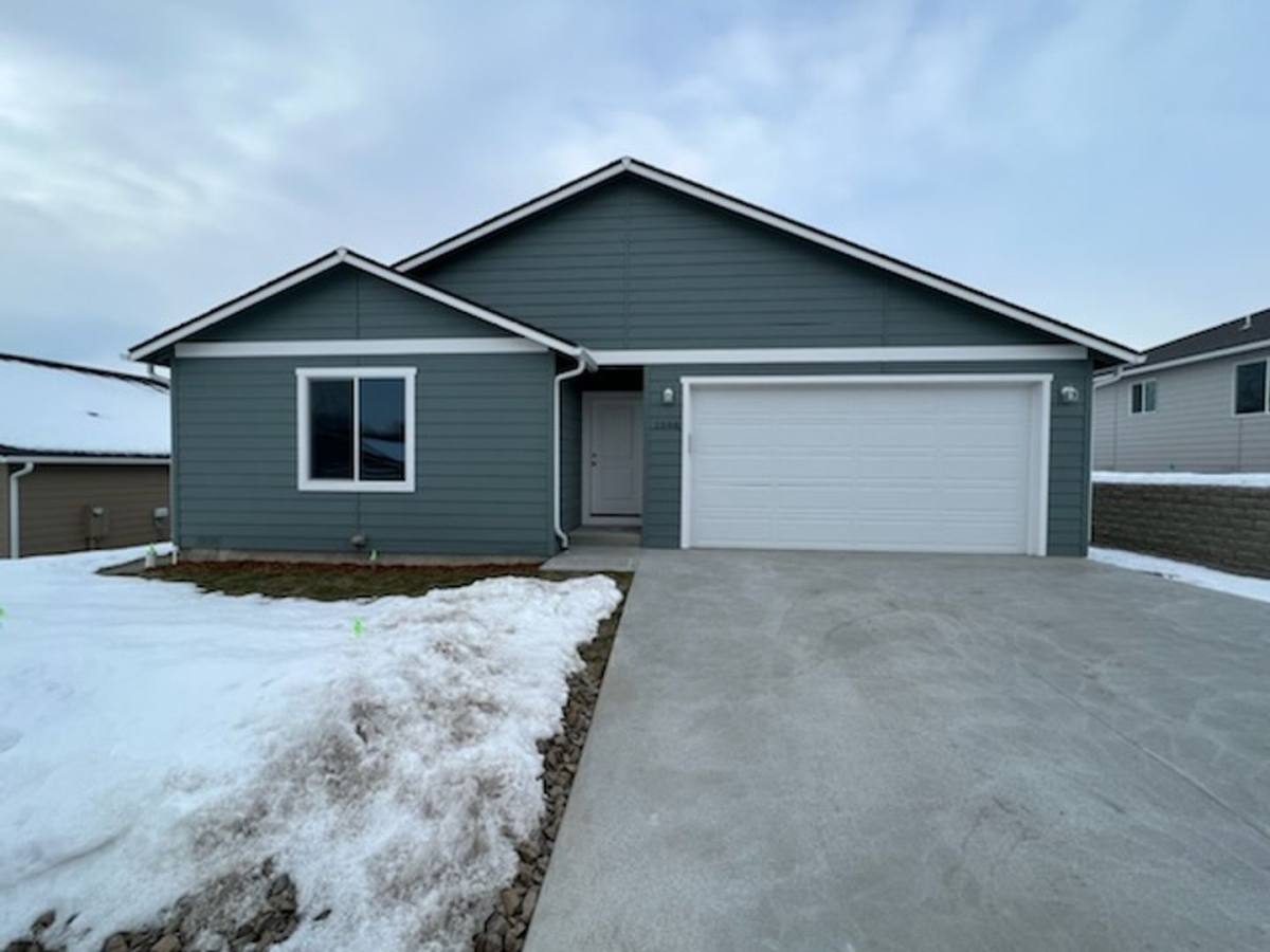 House for rent at 1098 S New Oak Lane, East Wenatchee, WA 98802