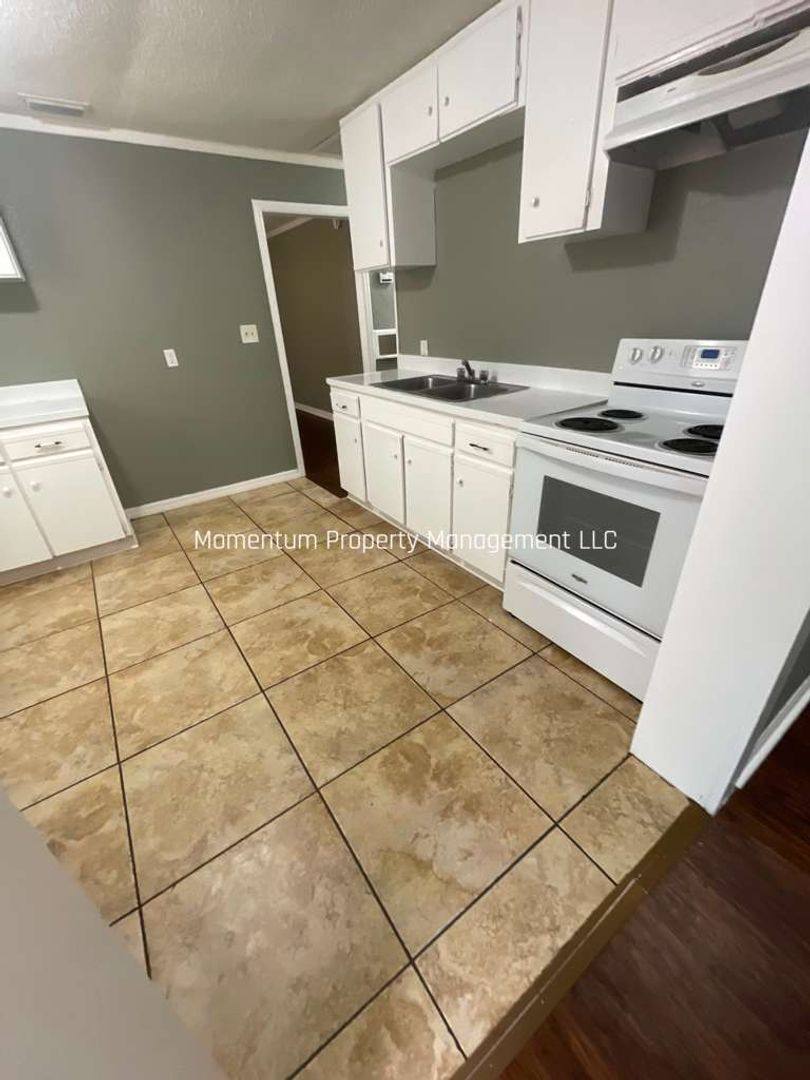 House for rent at 1124 N Brunnell Parkway, Lakeland, FL 33805