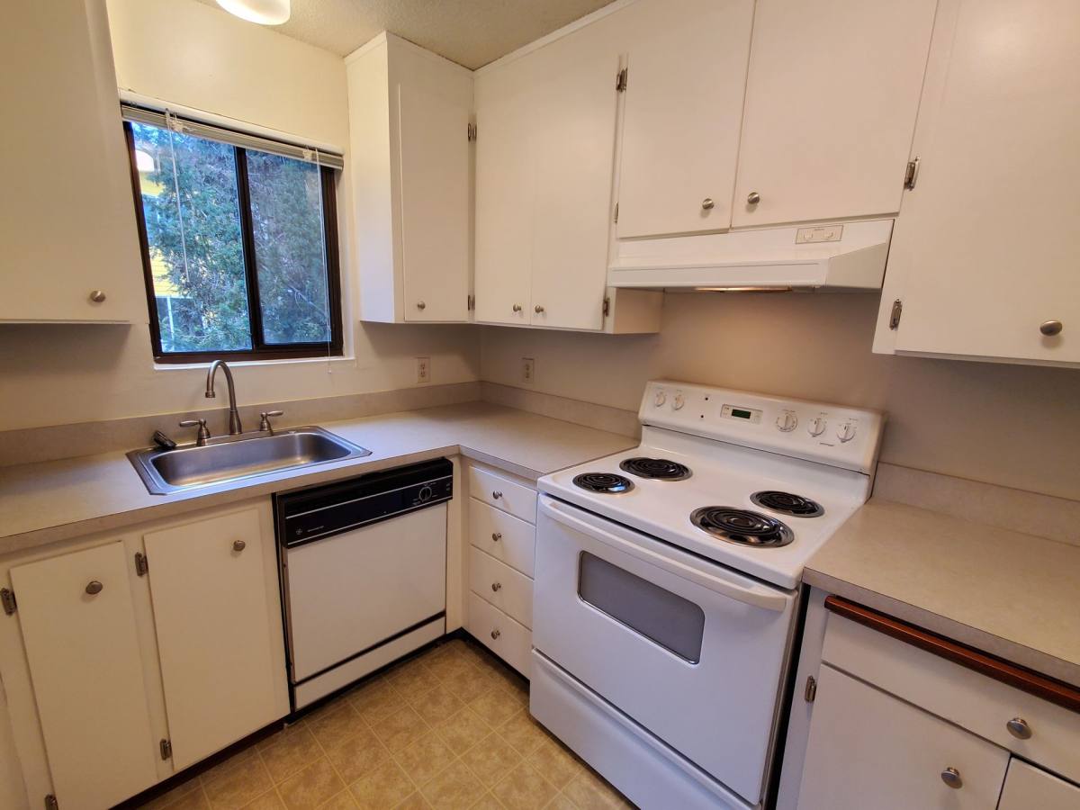 Apartment for rent at 5123 24th Ave NE, Seattle, WA 98105