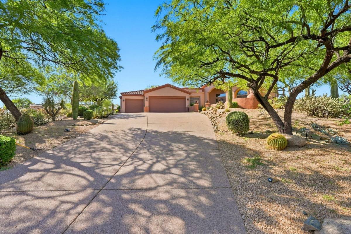House for rent at 9800 E Lofty Point Rd, Scottsdale, AZ 85262