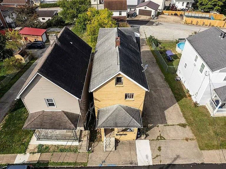 Apartment for rent at 34 Madison Ave, Greensburg, PA 15601