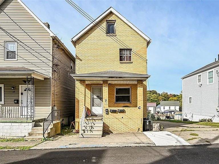 Apartment for rent at 34 Madison Ave, Greensburg, PA 15601