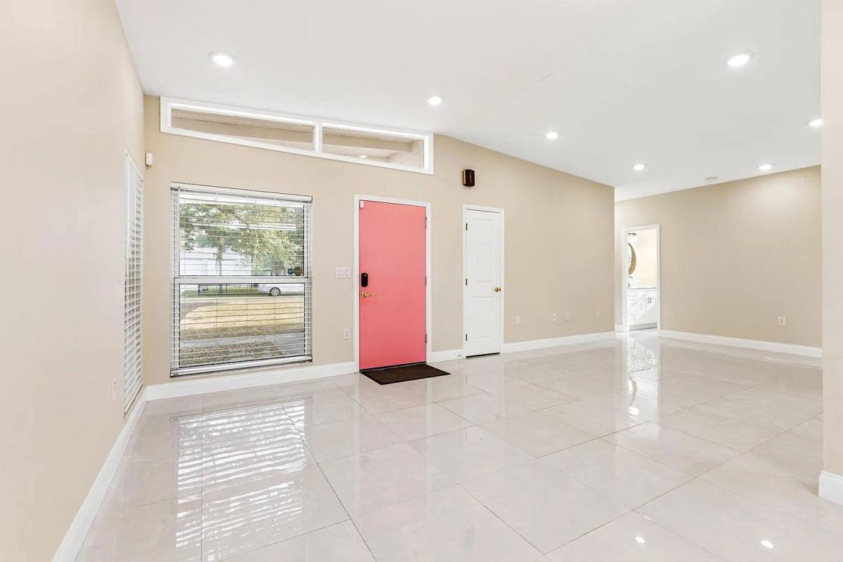 2614 W Henry Ave, Tampa, FL 33614 - House for Rent - Image 3