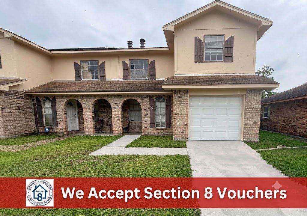Townhouse for rent at 3032 Destrehan Ave, Harvey, LA 70058