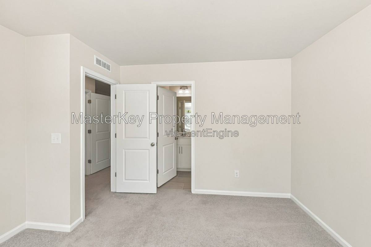 Townhouse for rent at 329 Deercroft Dr, Apex, NC 27539
