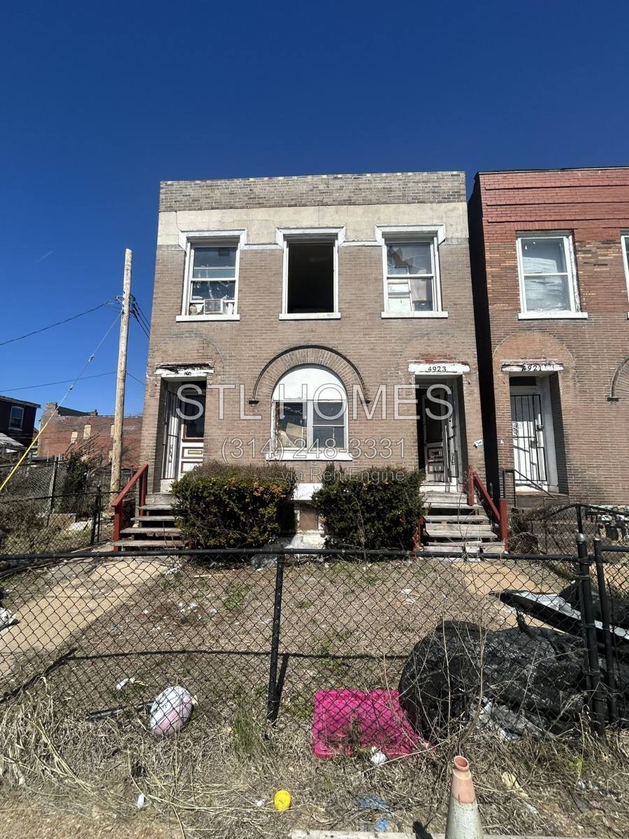 Apartment for rent at 4923-4925 Suburban Tracks St #1, St. Louis, MO 63108