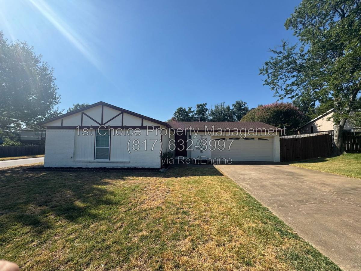 House for rent at 4900 French Wood Dr, Arlington, TX 76016