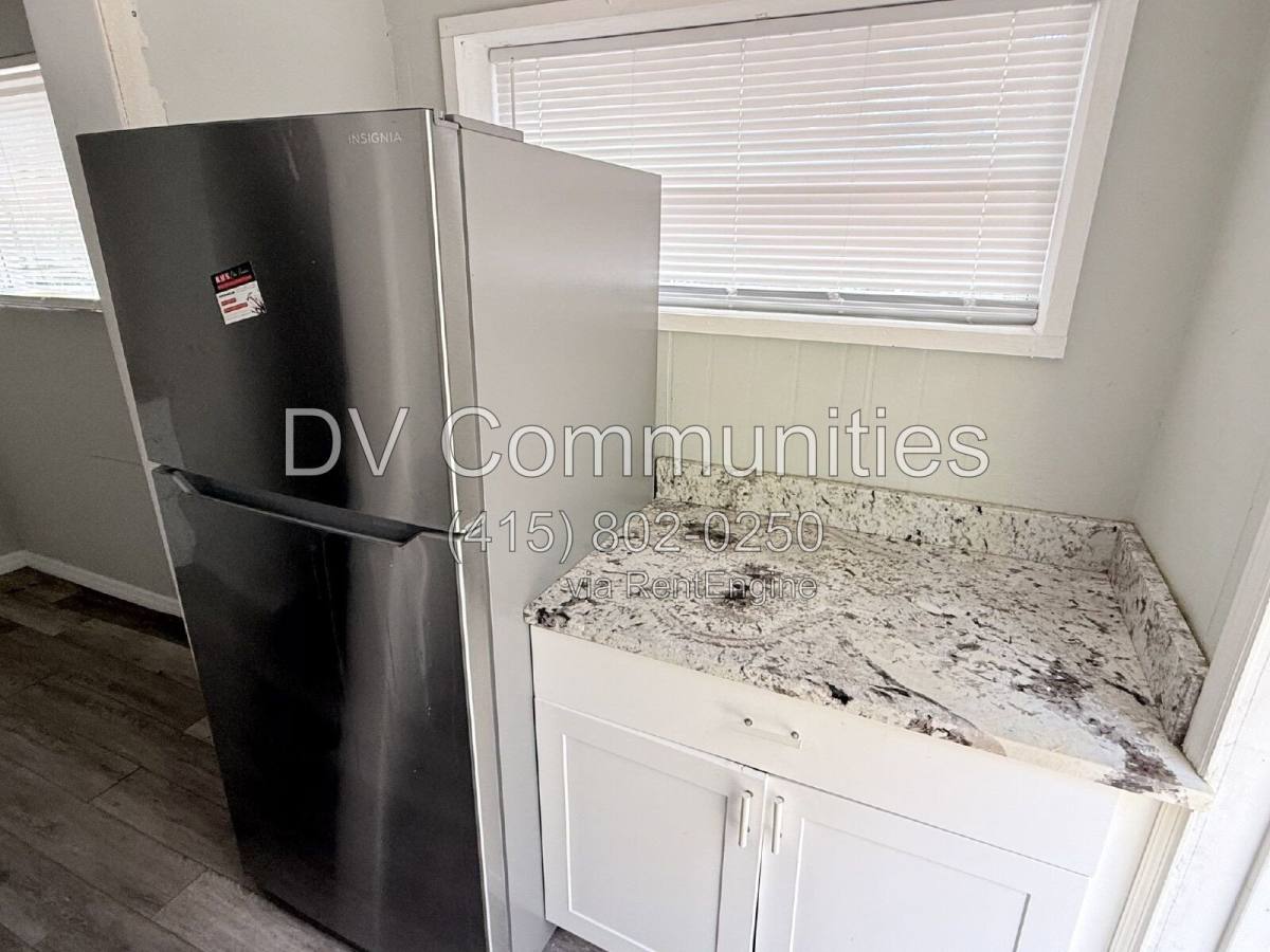 House for rent at 1426 10th St W, Bradenton, FL 34205