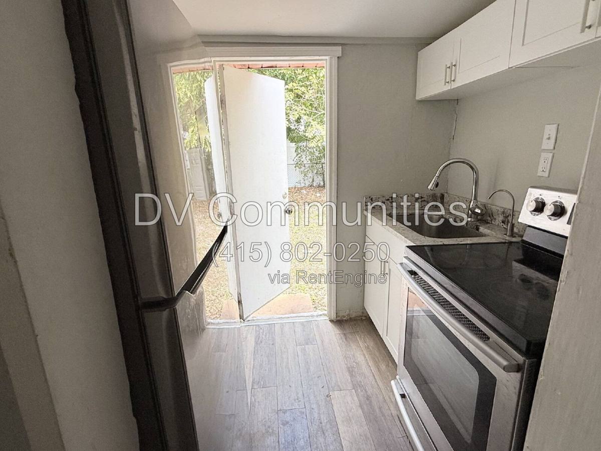 House for rent at 1426 10th St W, Bradenton, FL 34205
