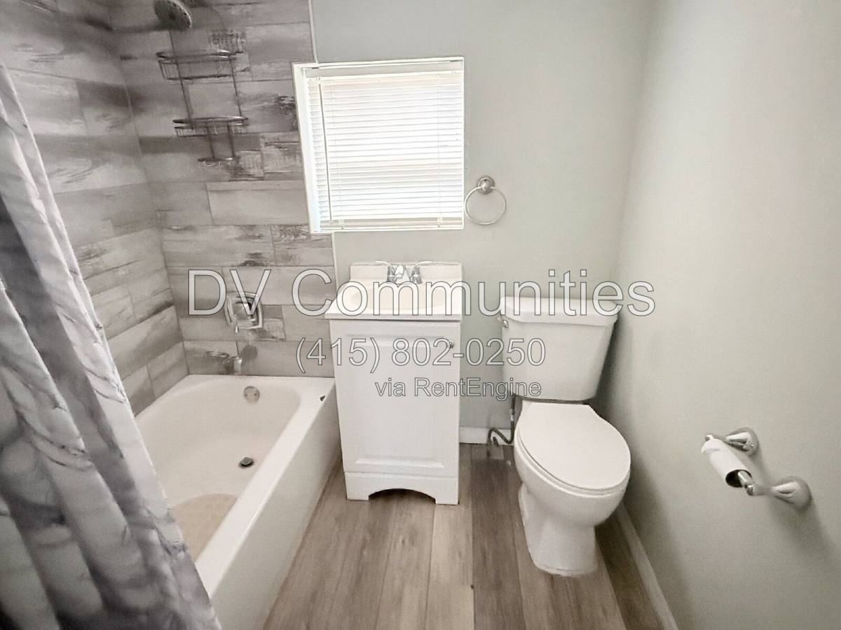 House for rent at 1426 10th St W, Bradenton, FL 34205