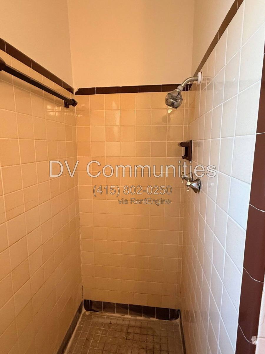 Apartment for rent at 2404 10th St W #4, Bradenton, FL 34205