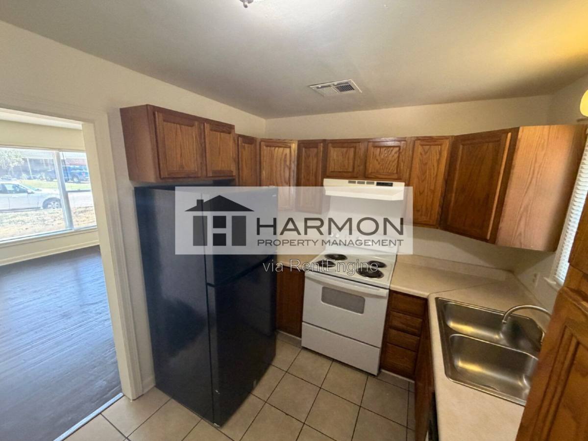 House for rent at 1823 N Garland St, Wichita, KS 67203