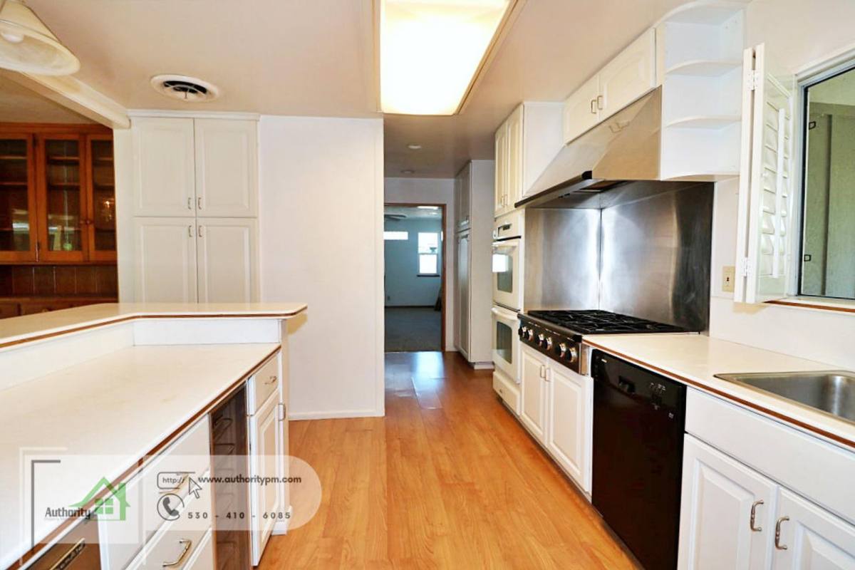 House for rent at 3180 Wilshire Dr, Redding, CA 96002