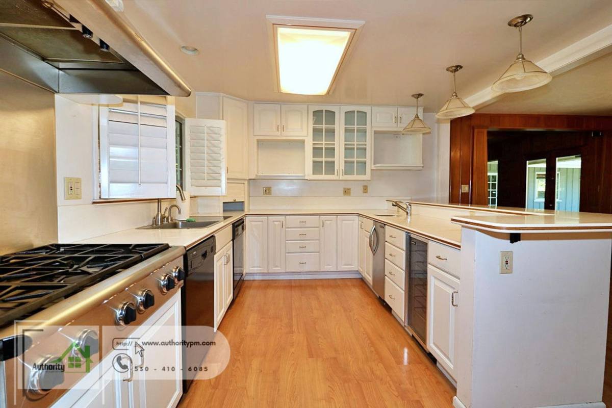 House for rent at 3180 Wilshire Dr, Redding, CA 96002