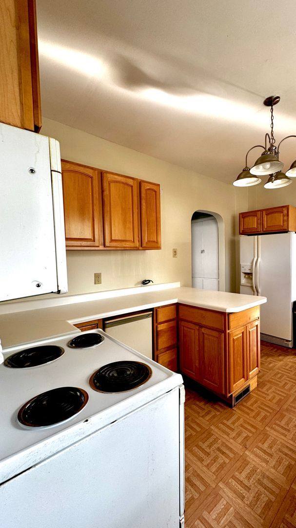 Apartment for rent at 190 W Washington Ave, Muskegon, MI 49441