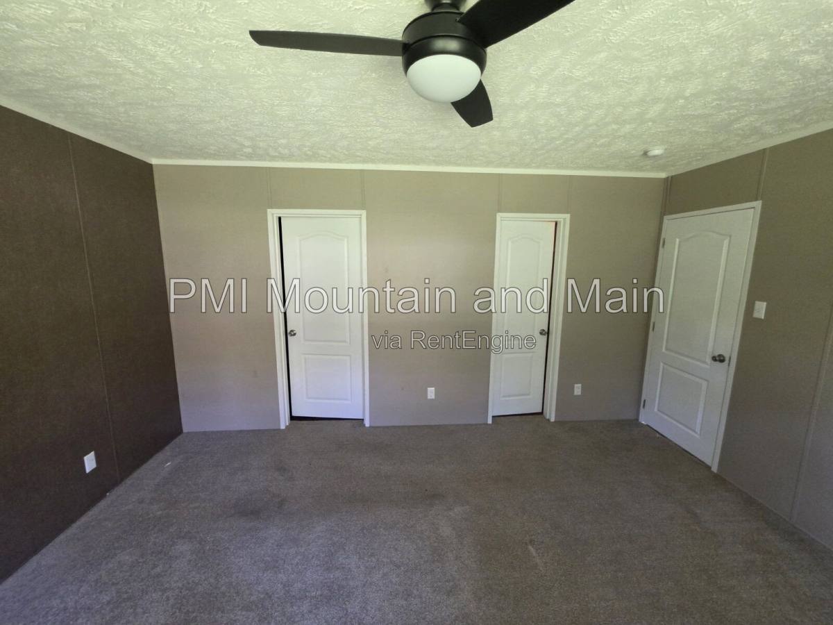 House for rent at 150 Porter Rd, Asheville, NC 28803