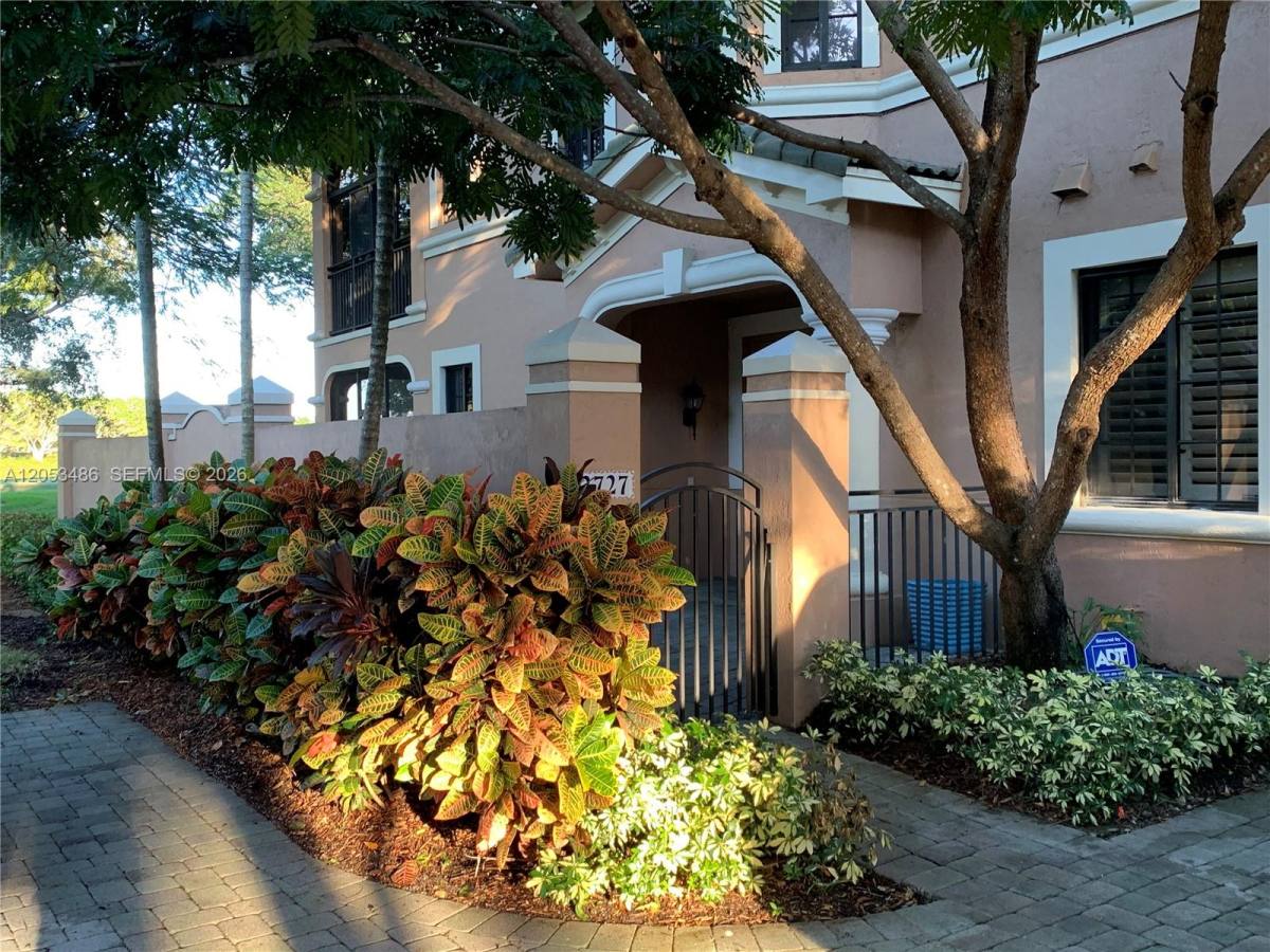House for rent at 2727 Center Court Dr, Fort Lauderdale, FL 33332