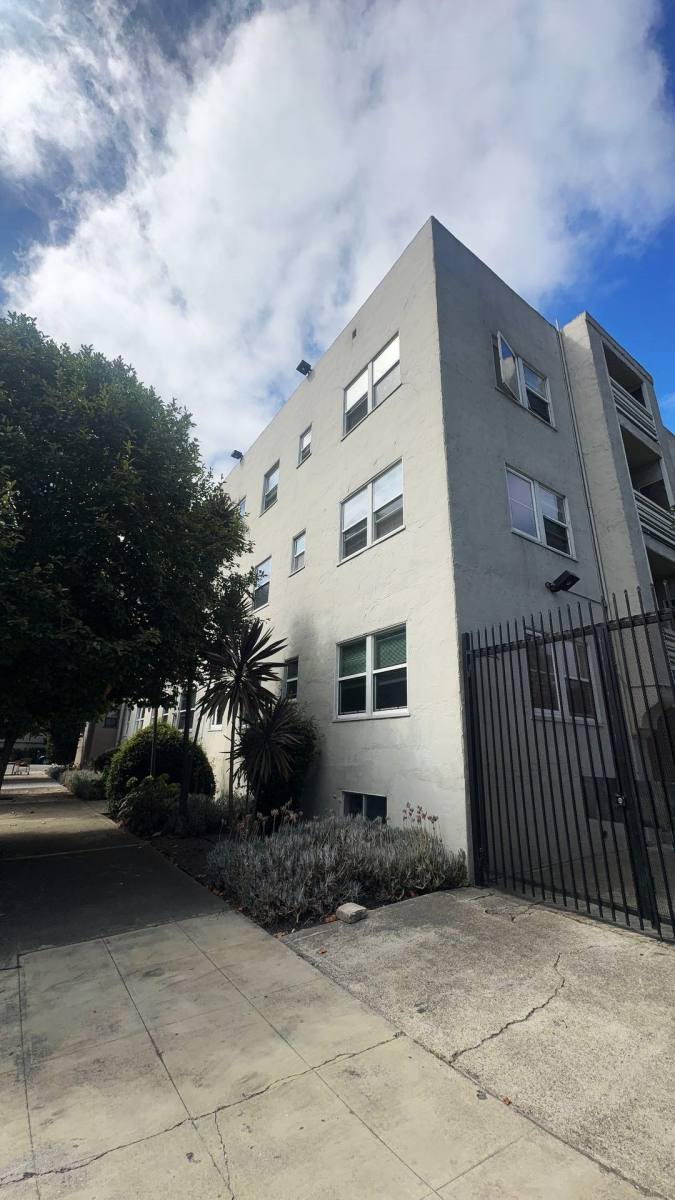 Apartment for rent at 454 34th St, Oakland, CA 94609