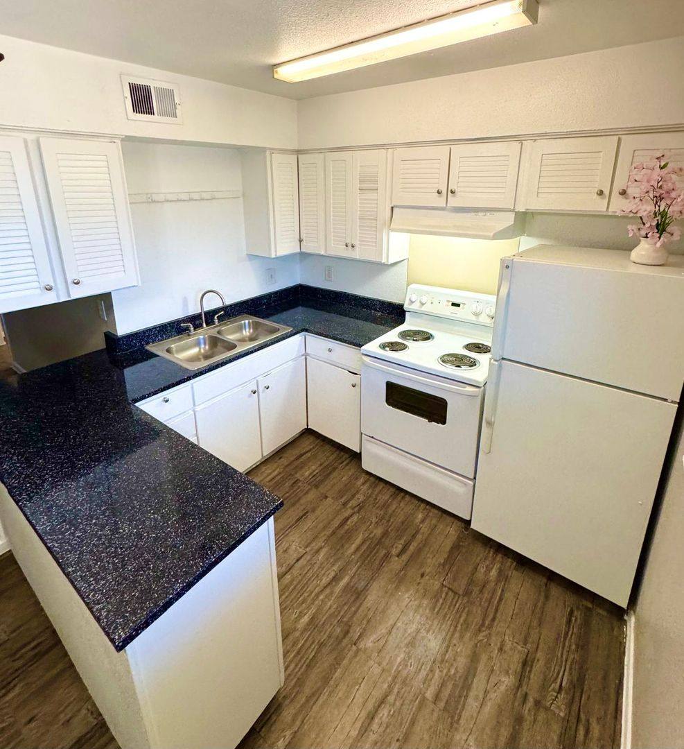 Apartment for rent at 1520 W Kingsley Rd, Garland, TX 75041