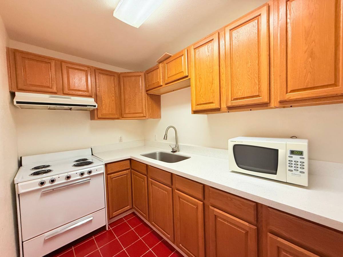Condo for rent at 2857 N Los Felices Rd, Palm Springs, CA 92262