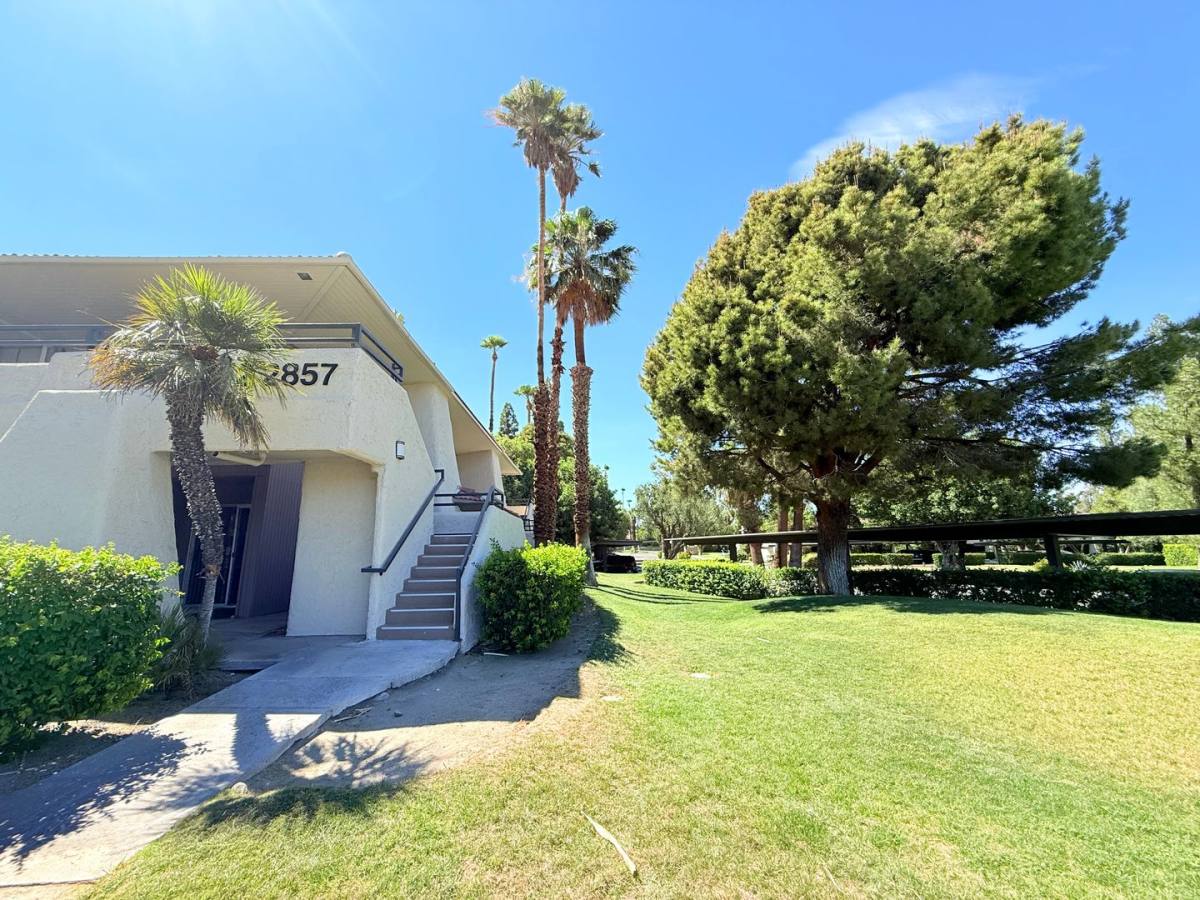 Condo for rent at 2857 N Los Felices Rd, Palm Springs, CA 92262