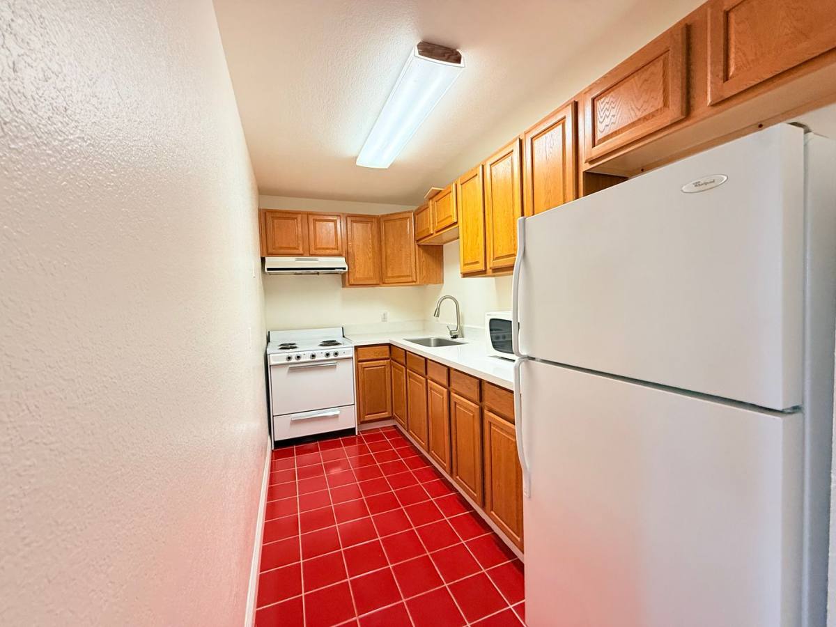 Condo for rent at 2857 N Los Felices Rd, Palm Springs, CA 92262