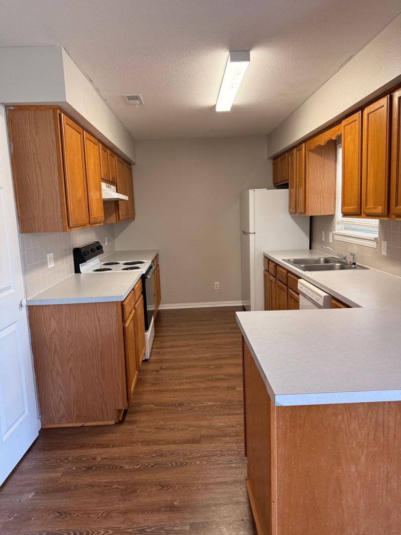 Apartment for rent at 350 W Aldrich, Bolivar, MO 65613