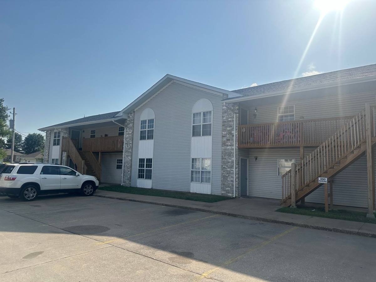 Apartment for rent at 350 W Aldrich, Bolivar, MO 65613