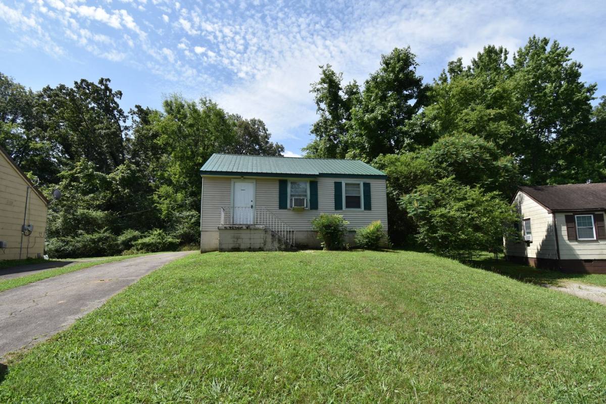 House for rent at 986 Woody Hills Dr, Clarksville, TN 37040