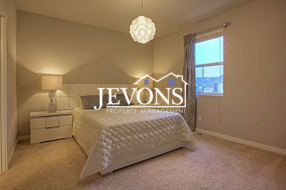 House for rent at 1399 NE Hickory Lane, Issaquah, WA 98029