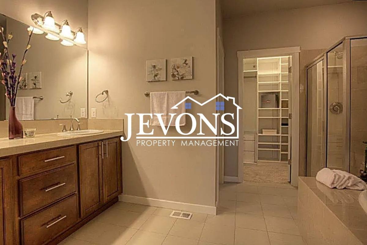 House for rent at 1399 NE Hickory Lane, Issaquah, WA 98029